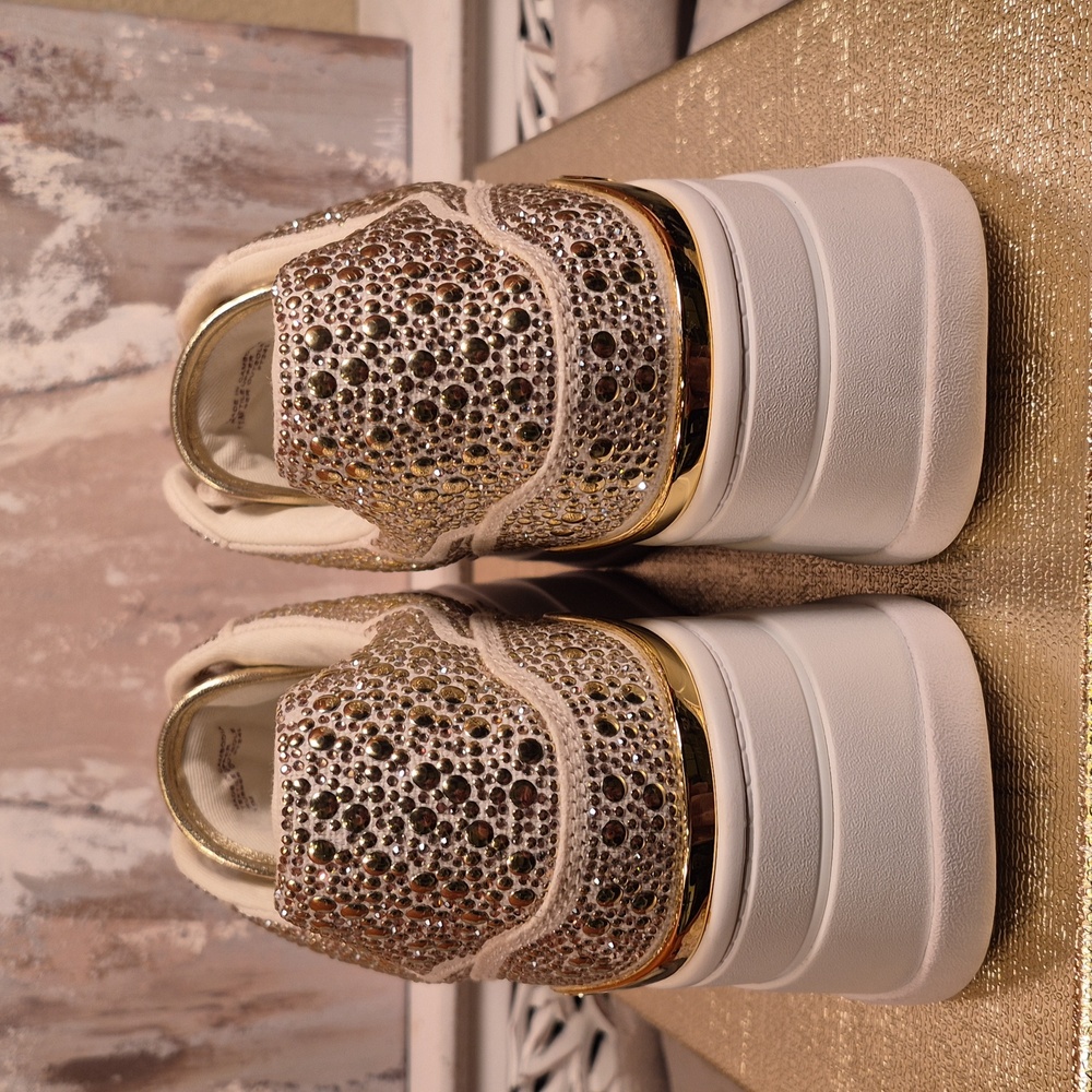 Michael Kors Hayes Lace Up Sneaker - Picture 3 of 8
